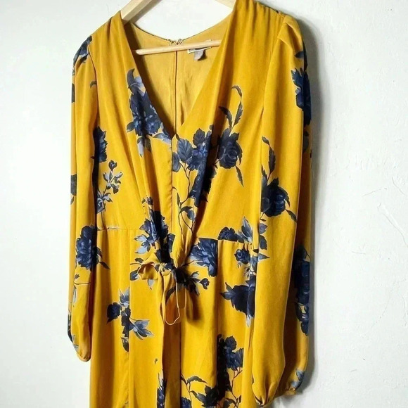 Chelsea28 Floral Yellow Print Faux Wrap Maxi Dress(S) - Picture 5 of 14